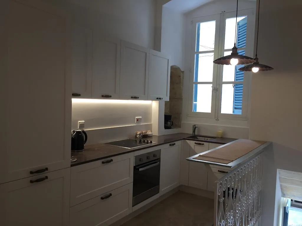 Apartment Sally Port Suites Valletta